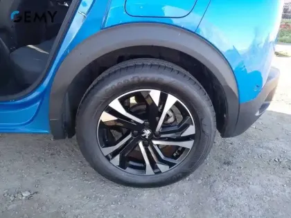 Photo 10 Peugeot 2008  PureTech 130 S&S EAT8