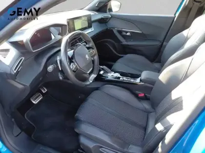 Photo 8 Peugeot 2008  PureTech 130 S&S EAT8