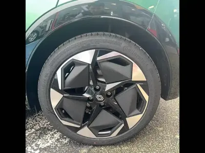 Photo 19 Renault Clio  E-Tech full hybrid 160 ch