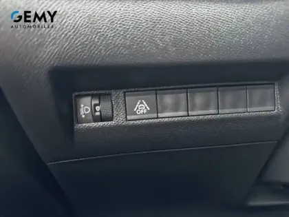 Photo 15 Peugeot 208  PureTech 75 S&S BVM5