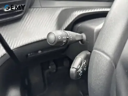 Photo 12 Peugeot 208  PureTech 75 S&S BVM5