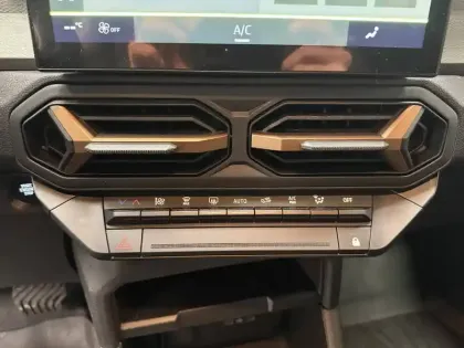 Photo 22 Dacia Duster  Hybrid 140