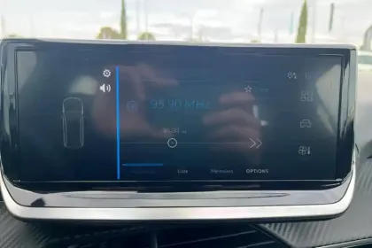 Photo 19 Peugeot 208  PureTech 100 S&S BVM6