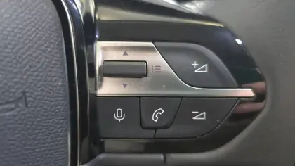 Photo 14 Peugeot 308  BlueHDi 130ch S&S EAT8