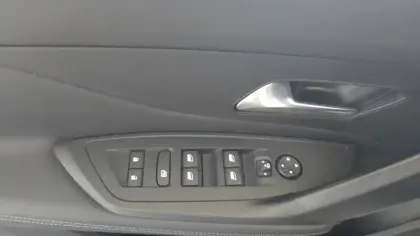 Photo 11 Peugeot 308  BlueHDi 130ch S&S EAT8