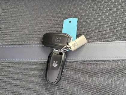 Photo 29 Peugeot 2008  BlueHDi 100 S&S BVM6