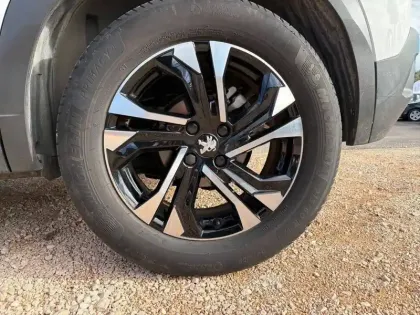 Photo 32 Peugeot 2008  BlueHDi 100 S&S BVM6