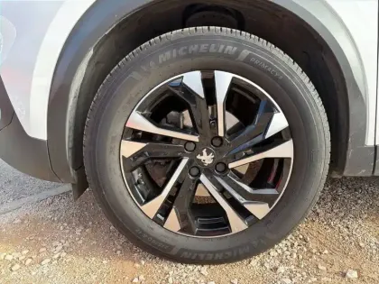 Photo 31 Peugeot 2008  BlueHDi 100 S&S BVM6