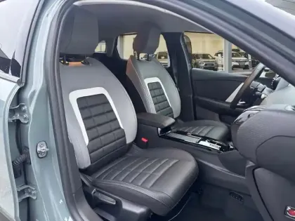 Photo 13 Citroën C4  Hybride 136 e-DCS6