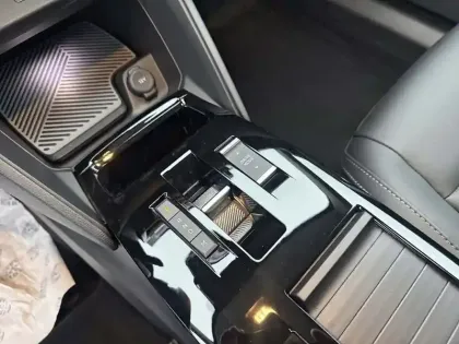 Photo 11 Citroën C4  Hybride 136 e-DCS6