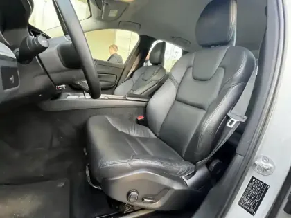 Photo 12 Volvo Xc60  B4 197 ch Geartronic 8