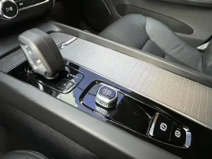 Photo 26 Volvo Xc60  B4 197 ch Geartronic 8