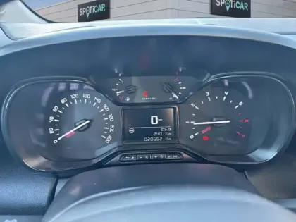 Photo 10 Citroën C3 Aircross  PureTech 110 S&S BVM6