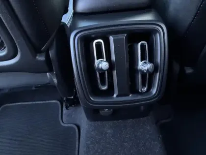 Photo 10 Volvo Xc40  T3 163 ch Geartronic 8