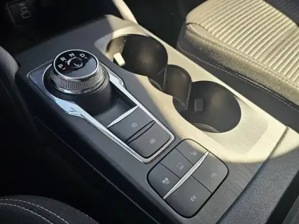 Photo 80 Ford Kuga  2.5 DURATEC 225 PHEV POWERSHIFT