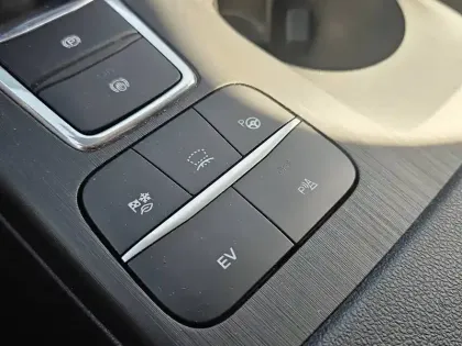 Photo 86 Ford Kuga  2.5 DURATEC 225 PHEV POWERSHIFT