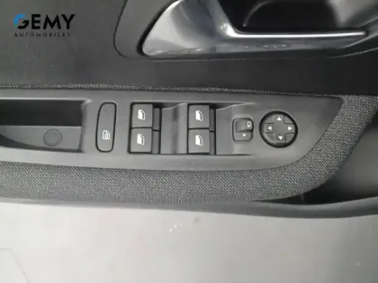 Photo 11 Peugeot 208  Hybrid 110 e-DCS6