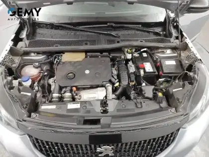 Photo 34 Peugeot 2008  BlueHDi 130 S&S EAT8