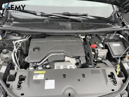 Photo 11 Peugeot 5008  Hybrid 136 e-DCS6