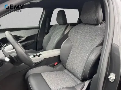 Photo 8 Peugeot 5008  Hybrid 136 e-DCS6