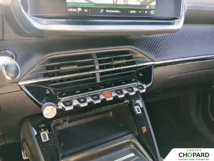 Photo 36 Peugeot 2008  PureTech 130 S&S EAT8