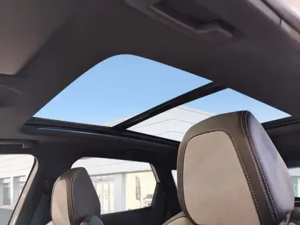 Photo 24 Peugeot 3008  Hybrid 225 e-EAT8