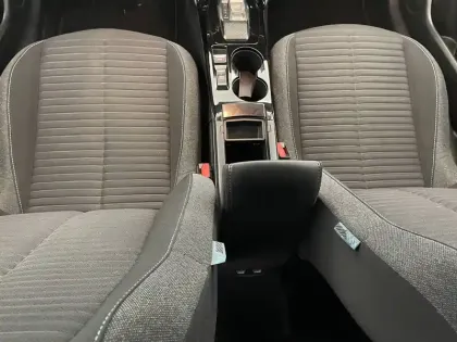 Photo 42 Peugeot 208  Electrique 50 kWh 136ch