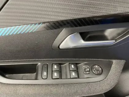 Photo 49 Peugeot 208  Electrique 50 kWh 136ch