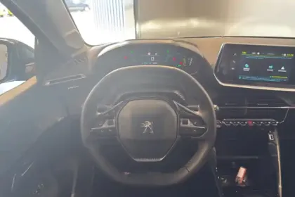 Photo 12 Peugeot 208  Electrique 50 kWh 136ch