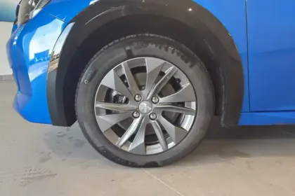 Photo 11 Peugeot 208  Electrique 50 kWh 136ch