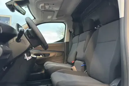 Photo 15 Peugeot Partner  FOURGON M DIESEL 130 CH AUTOMATIQUE