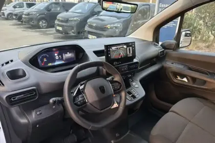 Photo 16 Peugeot Partner  FOURGON M DIESEL 130 CH AUTOMATIQUE