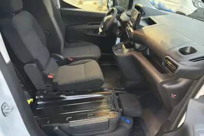 Photo 13 Peugeot Partner  FOURGON M DIESEL 130 CH AUTOMATIQUE