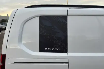 Photo 11 Peugeot Partner  FOURGON M DIESEL 130 CH AUTOMATIQUE