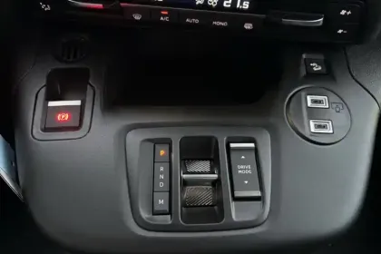 Photo 23 Peugeot Partner  FOURGON M DIESEL 130 CH AUTOMATIQUE