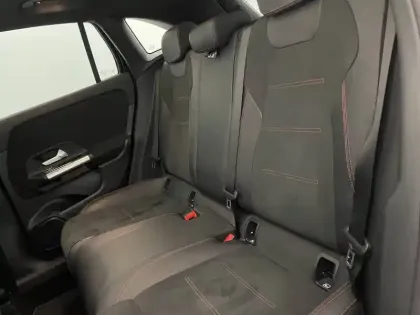 Photo 15 Mercedes GLA  250 e 8G-DCT