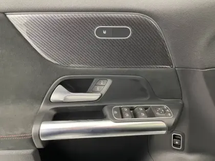 Photo 27 Mercedes GLA  250 e 8G-DCT