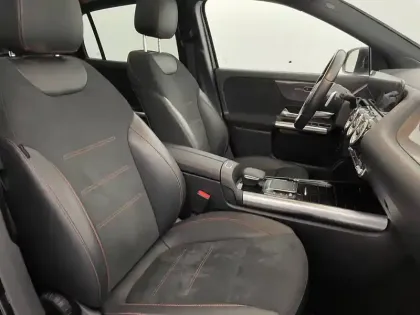 Photo 28 Mercedes GLA  250 e 8G-DCT