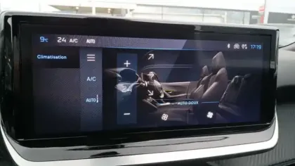 Photo 24 Peugeot 2008  PureTech 130 S&S EAT8