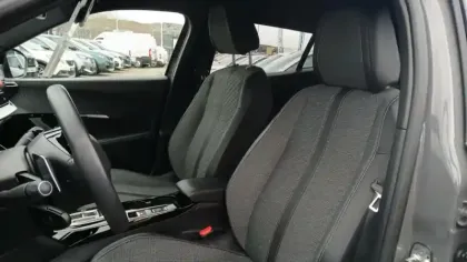 Photo 9 Peugeot 2008  PureTech 130 S&S EAT8