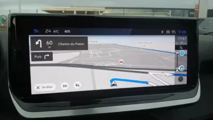 Photo 26 Peugeot 2008  PureTech 130 S&S EAT8