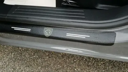 Photo 37 Peugeot 2008  PureTech 130 S&S EAT8