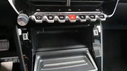 Photo 30 Peugeot 2008  PureTech 130 S&S EAT8