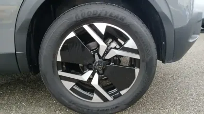 Photo 12 Peugeot 2008  PureTech 130 S&S EAT8