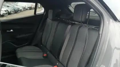 Photo 10 Peugeot 2008  PureTech 130 S&S EAT8