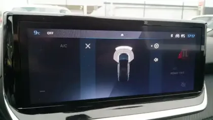 Photo 18 Peugeot 2008  PureTech 130 S&S EAT8