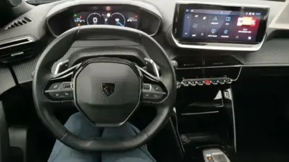 Photo 17 Peugeot 2008  PureTech 130 S&S EAT8