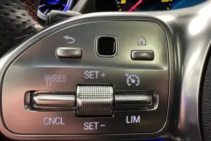 Photo 56 Mercedes GLA  250 e 8G-DCT