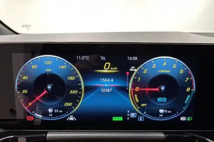 Photo 35 Mercedes GLA  250 e 8G-DCT