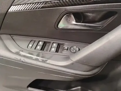 Photo 23 Peugeot 2008  PureTech 100 S&S BVM6